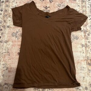 ⭐️BOGO cute brown v-neck